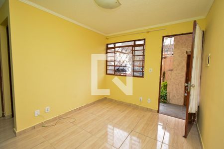 Sala de casa de condomínio para alugar com 2 quartos, 44m² em Jardim Presidente Dutra, Guarulhos