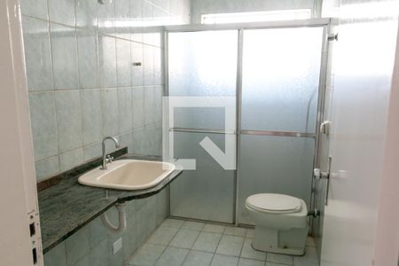 Banheiro da Suíte 1 de casa para alugar com 4 quartos, 380m² em Jardim do Mar, São Bernardo do Campo