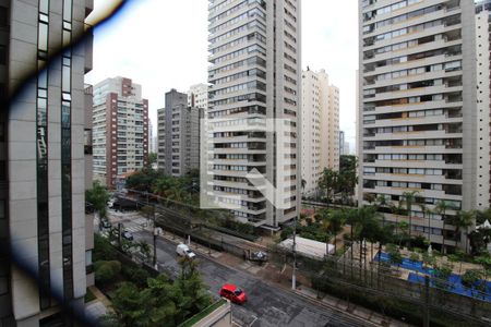 Vista  de apartamento para alugar com 3 quartos, 120m² em Indianópolis, São Paulo