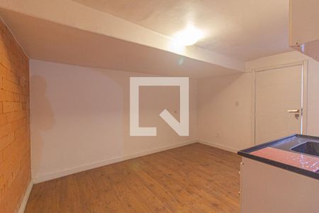 Cozinha de kitnet/studio para alugar com 1 quarto, 45m² em Centro Cívico, Curitiba