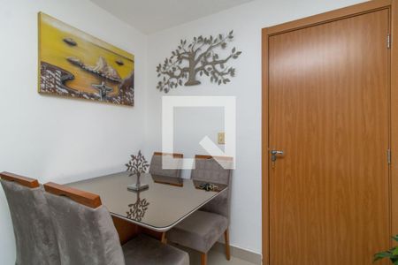 Sala de apartamento à venda com 2 quartos, 47m² em Parada de Lucas, Rio de Janeiro