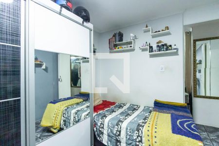 Quarto 2 de apartamento para alugar com 2 quartos, 47m² em Conjunto Residencial José Bonifácio, São Paulo