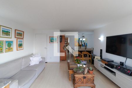 Sala de TV de apartamento à venda com 3 quartos, 168m² em Cambui, Campinas