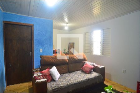 Sala de casa à venda com 2 quartos, 300m² em Olaria, Canoas