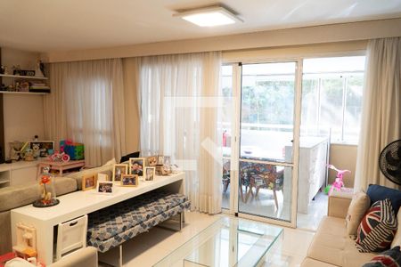 Sala de apartamento à venda com 3 quartos, 141m² em Paraíso do Morumbi, São Paulo