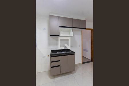 Cozinha de apartamento para alugar com 2 quartos, 44m² em Vila Granada, São Paulo