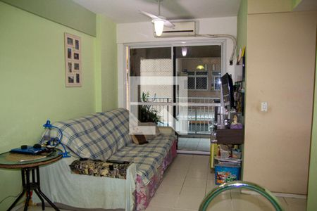 Sala de apartamento para alugar com 3 quartos, 73m² em Centro, São Gonçalo