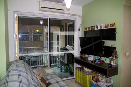 Sala de apartamento para alugar com 3 quartos, 73m² em Centro, São Gonçalo