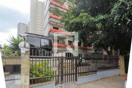 Apartamento para alugar com 134m², 3 quartos e 2 vagas Apartamento para alugar com 134m², 3 quartos e 2 vagasFachada