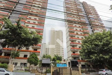 Apartamento para alugar com 134m², 3 quartos e 2 vagas Apartamento para alugar com 134m², 3 quartos e 2 vagasFachada