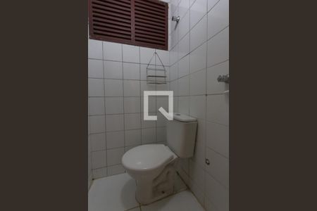 Banheiro de kitnet/studio para alugar com 1 quarto, 21m² em Asa Norte, Brasília