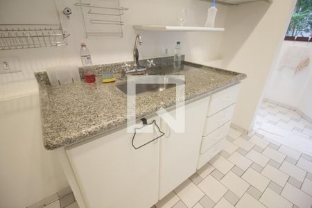 Pia de apartamento à venda com 1 quarto, 57m² em Vila Suzana, São Paulo