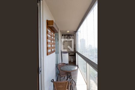 Varanda e área de serviço de kitnet/studio para alugar com 1 quarto, 36m² em Vila Augusta, Guarulhos