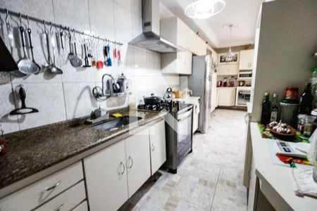 Casa à venda com 590m², 5 quartos e 5 vagas Casa à venda com 590m², 5 quartos e 5 vagasEspaço gourmet