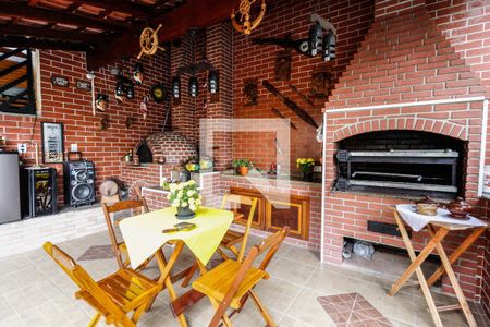 Casa à venda com 590m², 5 quartos e 5 vagas Casa à venda com 590m², 5 quartos e 5 vagasChurrasqueira
