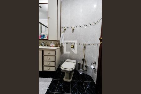 Casa à venda com 590m², 5 quartos e 5 vagas Casa à venda com 590m², 5 quartos e 5 vagasSuíte 4