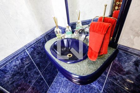 Casa à venda com 590m², 5 quartos e 5 vagas Casa à venda com 590m², 5 quartos e 5 vagasLavabo 3