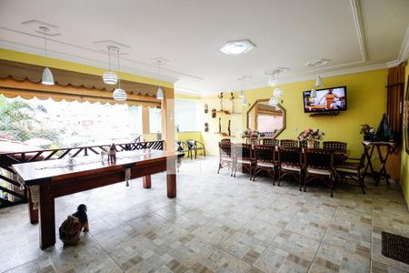 Casa à venda com 590m², 5 quartos e 5 vagas Casa à venda com 590m², 5 quartos e 5 vagasEspaço gourmet