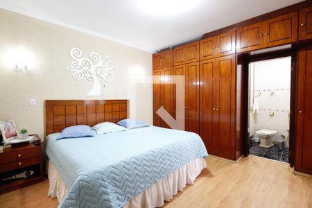 Casa à venda com 590m², 5 quartos e 5 vagas Casa à venda com 590m², 5 quartos e 5 vagasQuarto 4