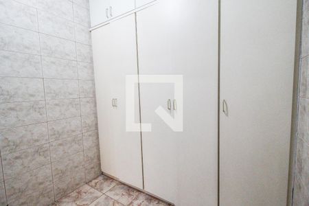 Casa à venda com 590m², 5 quartos e 5 vagas Casa à venda com 590m², 5 quartos e 5 vagasQuarto de serviço