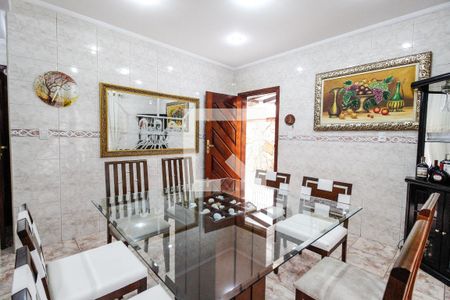 Casa à venda com 590m², 5 quartos e 5 vagas Casa à venda com 590m², 5 quartos e 5 vagasCozinha
