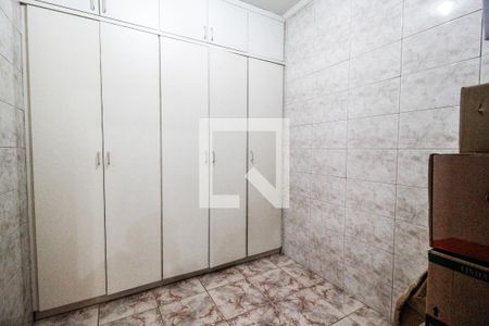 Casa à venda com 590m², 5 quartos e 5 vagas Casa à venda com 590m², 5 quartos e 5 vagasQuarto de serviço