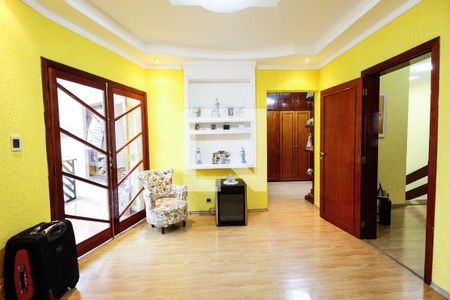 Casa à venda com 590m², 5 quartos e 5 vagas Casa à venda com 590m², 5 quartos e 5 vagasQuarto 3