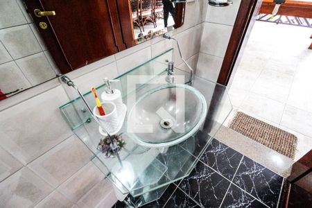 Casa à venda com 590m², 5 quartos e 5 vagas Casa à venda com 590m², 5 quartos e 5 vagasLavabo 2