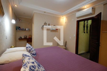 Casa à venda com 590m², 5 quartos e 5 vagas Casa à venda com 590m², 5 quartos e 5 vagasQuarto 2