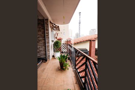 Casa à venda com 590m², 5 quartos e 5 vagas Casa à venda com 590m², 5 quartos e 5 vagasVaranda