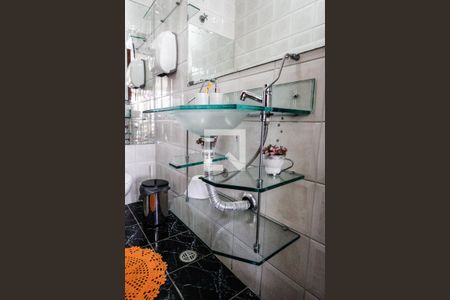 Casa à venda com 590m², 5 quartos e 5 vagas Casa à venda com 590m², 5 quartos e 5 vagasLavabo 2