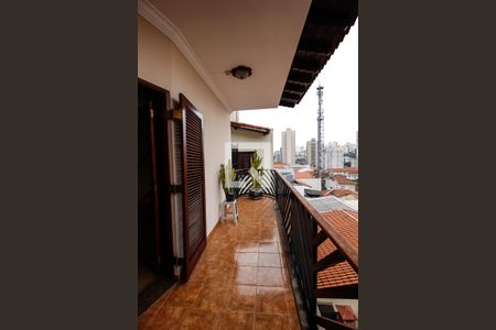 Casa à venda com 590m², 5 quartos e 5 vagas Casa à venda com 590m², 5 quartos e 5 vagasVaranda