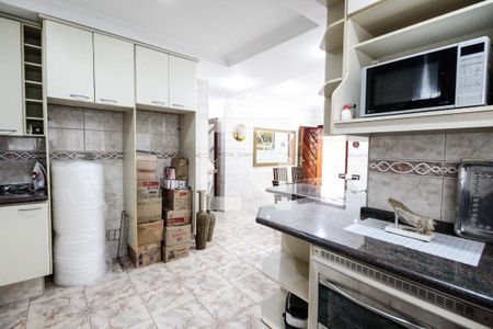 Casa à venda com 590m², 5 quartos e 5 vagas Casa à venda com 590m², 5 quartos e 5 vagasCozinha