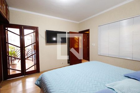 Casa à venda com 590m², 5 quartos e 5 vagas Casa à venda com 590m², 5 quartos e 5 vagasQuarto 4