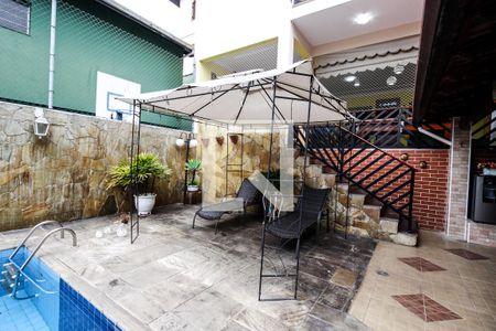 Casa à venda com 590m², 5 quartos e 5 vagas Casa à venda com 590m², 5 quartos e 5 vagasPiscina