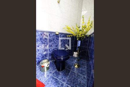 Casa à venda com 590m², 5 quartos e 5 vagas Casa à venda com 590m², 5 quartos e 5 vagasLavabo 3