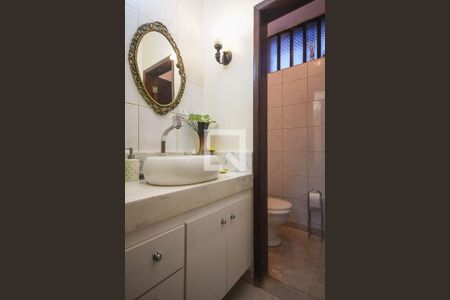 Lavabo de casa para alugar com 5 quartos, 295m² em Retiro Morumbi, São Paulo