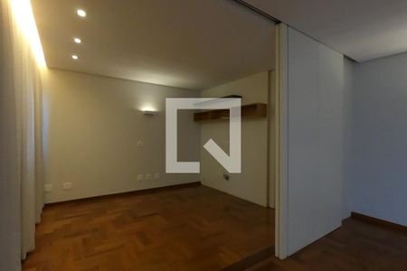 Sala de apartamento para alugar com 4 quartos, 225m² em Vila Suzana, São Paulo