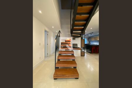 Escada de apartamento à venda com 3 quartos, 215m² em Recreio dos Bandeirantes, Rio de Janeiro