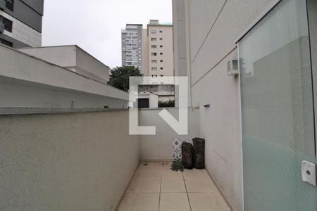 Varanda lateral de apartamento para alugar com 1 quarto, 35m² em Campo Belo, São Paulo