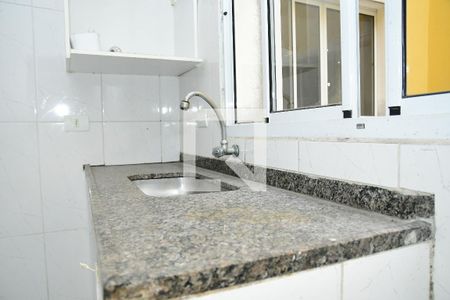 Cozinha de apartamento para alugar com 1 quarto, 40m² em Parque Alexandre, Cotia
