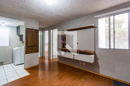 Sala  de apartamento para alugar com 2 quartos, 40m² em Rubem Berta, Porto Alegre