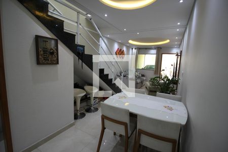 Sala de casa à venda com 3 quartos, 114m² em Jardim Sabara, São Paulo