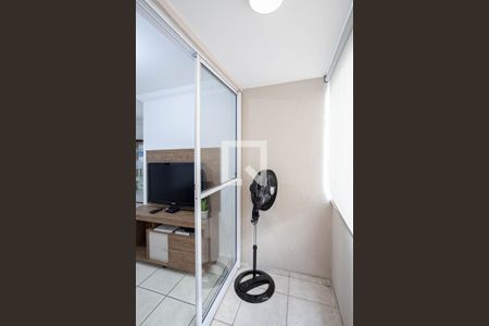 Varanda da sala  de apartamento para alugar com 2 quartos, 67m² em Castelo, Belo Horizonte