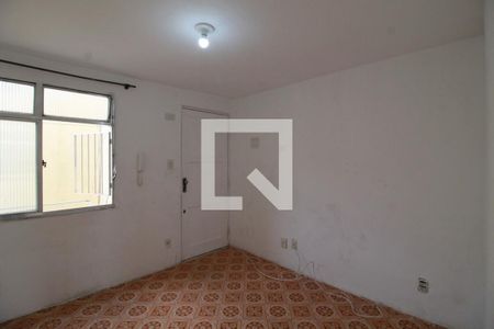 Sala de apartamento para alugar com 2 quartos, 30m² em Inhauma, Rio de Janeiro