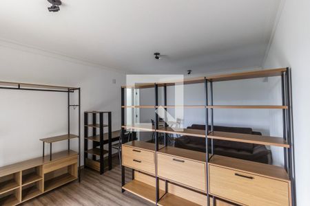 Sala/Quarto de apartamento à venda com 1 quarto, 47m² em Jardim Tupanci, Barueri