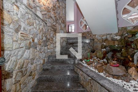 Casa à venda com 280m², 4 quartos e 6 vagas Casa à venda com 280m², 4 quartos e 6 vagasEntrada