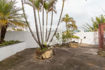 Casa à venda com 280m², 4 quartos e 6 vagas Casa à venda com 280m², 4 quartos e 6 vagasCanil