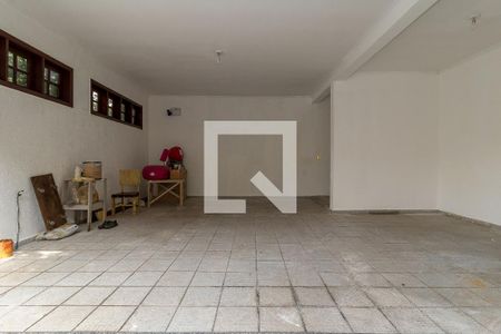 Casa à venda com 280m², 4 quartos e 6 vagas Casa à venda com 280m², 4 quartos e 6 vagasGaragem