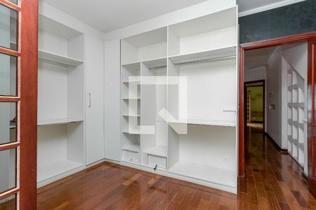 Casa à venda com 280m², 4 quartos e 6 vagas Casa à venda com 280m², 4 quartos e 6 vagasCloset da Suíte 1